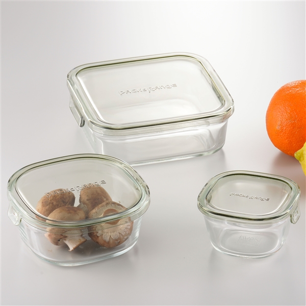 オリーブグリーン