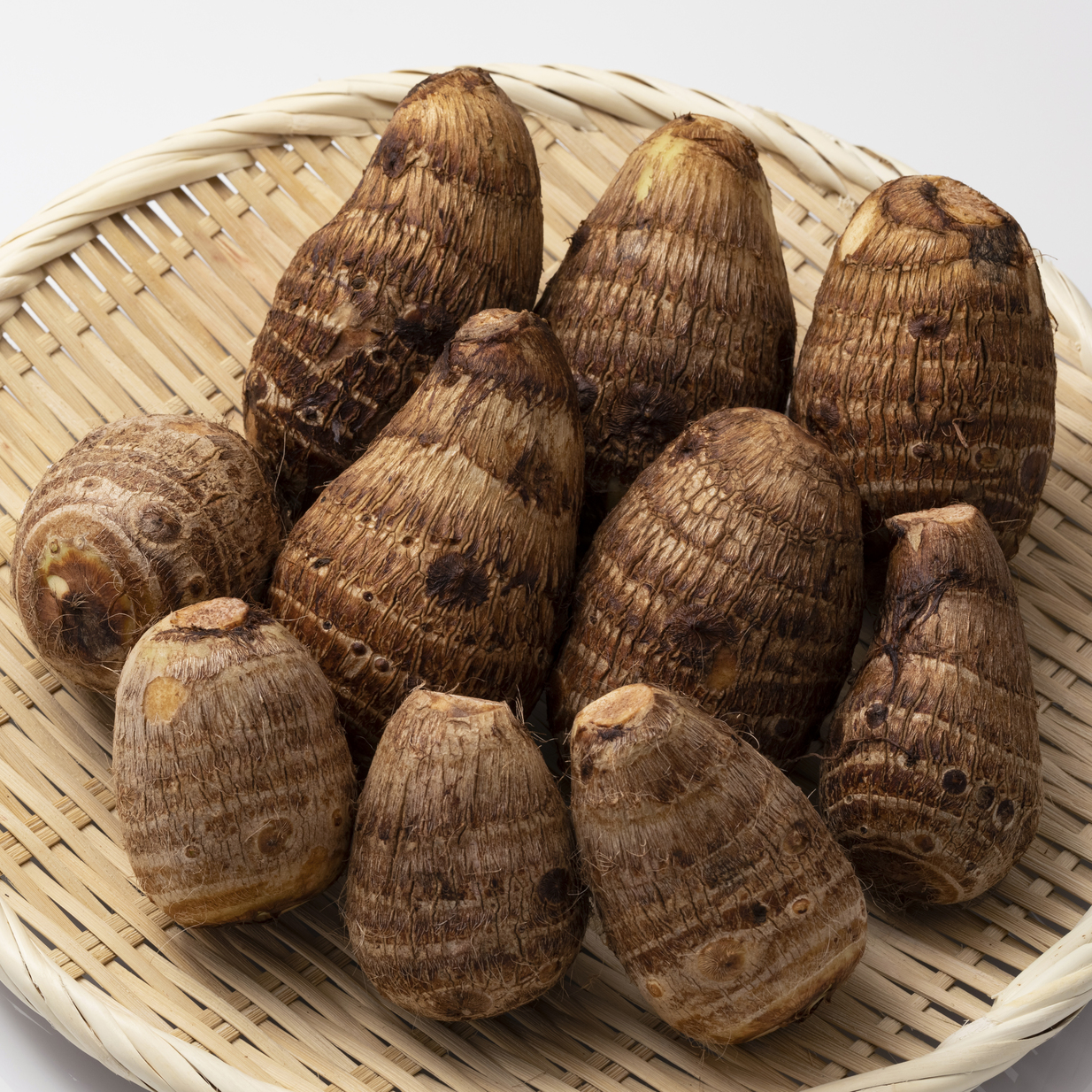 里芋の食感を保って冷凍する方法は? 手順や解凍のコツも解説