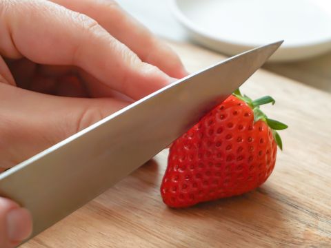 フルーツを側面に置く場合は、果物は薄めに!