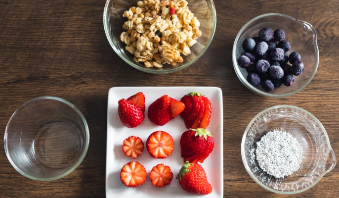 フルーツを側面に置く場合は、果物は薄めに!