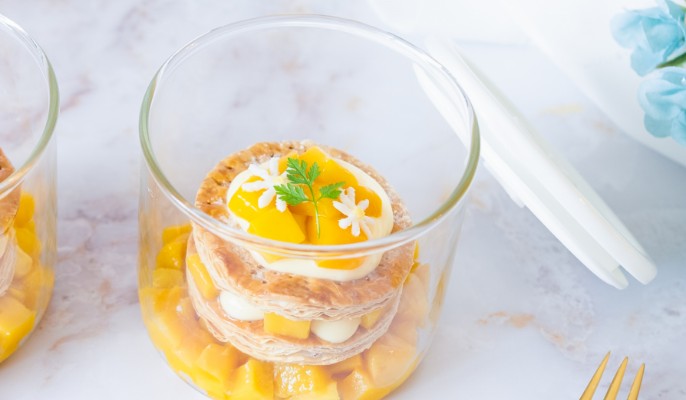 フルーツを側面に置く場合は、果物は薄めに!