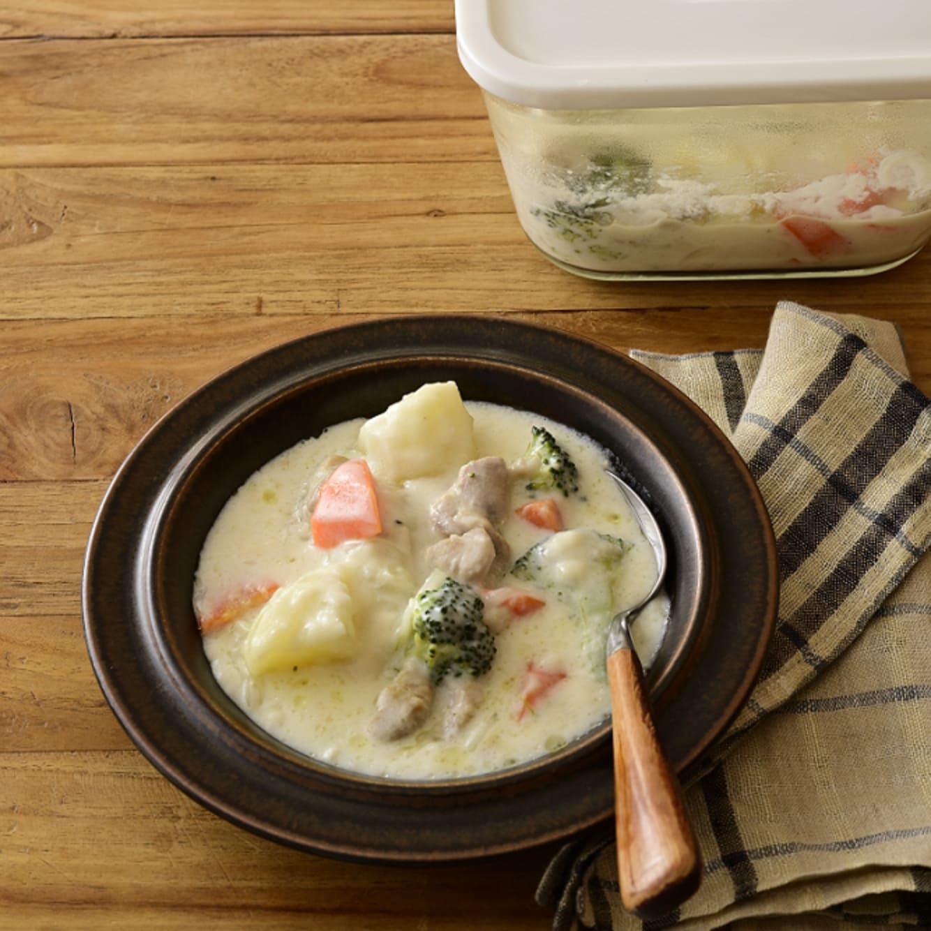 チキンクリームシチュー